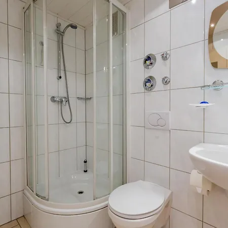 شقة Strandnixe 306 Mit Panoramafenster Zum Norden, 2 Schlafzimmer Und Balkon Zum Norden, Einbaukueche Mit Geschirrspueler ,fahrstuhl, Pkw Stellplatz ! Wlan ! كوكسهافن