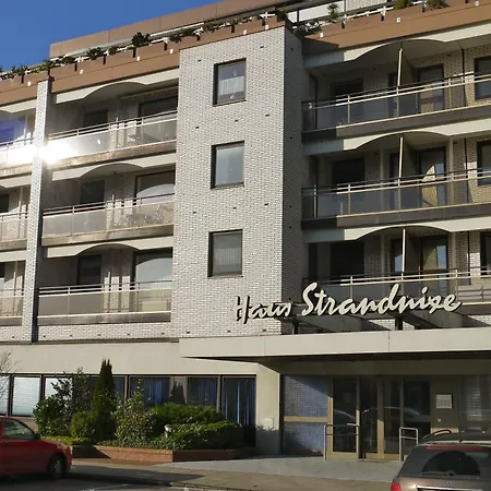 Appartement Strandnixe 306 Mit Panoramafenster Zum Norden, 2 Schlafzimmer Und Balkon Zum Norden, Einbaukueche Mit Geschirrspueler ,fahrstuhl, Pkw Stellplatz ! Wlan ! Cuxhaven
