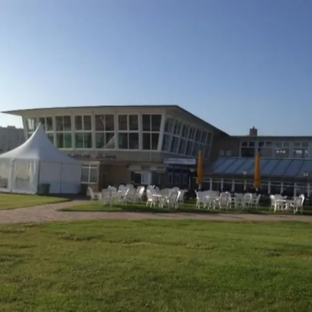 شقة Strandnixe 306 Mit Panoramafenster Zum Norden, 2 Schlafzimmer Und Balkon Zum Norden, Einbaukueche Mit Geschirrspueler ,fahrstuhl, Pkw Stellplatz ! Wlan ! كوكسهافن